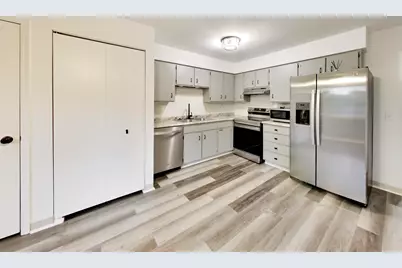 90  Potawatomi Rd #2C, Williams Bay, WI 53191 - Photo 5