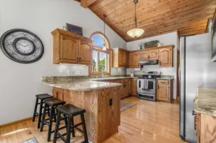 335 W Highland Dr, Grafton, WI 53024 - Photo 9