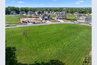 N66W21344  Sweet Clover Dr #Lt48, Menomonee Falls, WI 53051 - Photo 11
