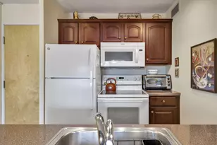 1409 N Prospect Ave, Milwaukee, WI 53202 - Photo 5