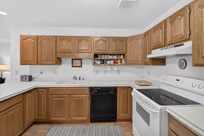 269  Minz Park Cir #1, West Bend, WI 53095 - Photo 7