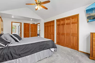 10468 S George Dr, Oak Creek, WI 53154 - Photo 17
