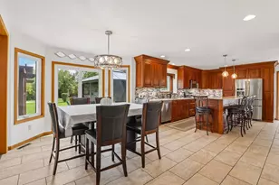 10468 S George Dr, Oak Creek, WI 53154 - Photo 7