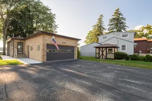 W180S6903 Muskego Dr, Muskego, WI 53150 - Photo 7