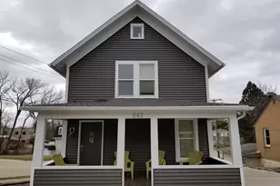 642 Summit Ave, Oconomowoc, WI 53066 - Photo 1