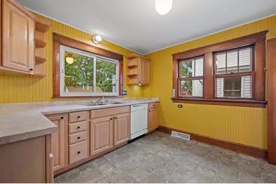 W57N512  Hilbert Ave, Cedarburg, WI 53012 - Photo 21