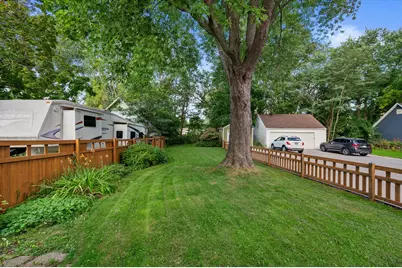 W57N512  Hilbert Ave, Cedarburg, WI 53012 - Photo 5