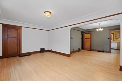W57N512  Hilbert Ave, Cedarburg, WI 53012 - Photo 13