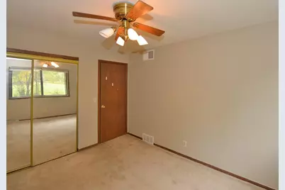 5616  Cambridge Ln #5, Racine, WI 53406 - Photo 17