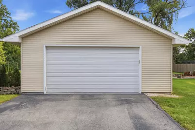 4809 W Loomis Rd, Greenfield, WI 53220 - Photo 25