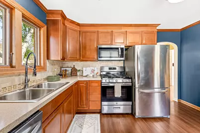 2637 S 86th St, West Allis, WI 53227 - Photo 17