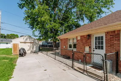 2637 S 86th St, West Allis, WI 53227 - Photo 35