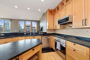 1325 N Van Buren St, Milwaukee, WI 53202 - Photo 9