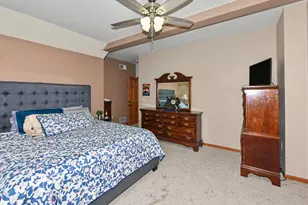 W173N5537 Ravenwood Dr, Menomonee Falls, WI 53051 - Photo 13
