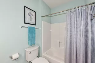W173N5537 Ravenwood Dr, Menomonee Falls, WI 53051 - Photo 17