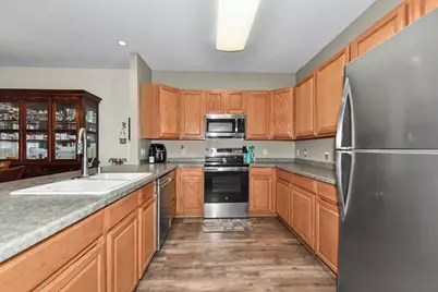 W173N5537  Ravenwood Dr #5537, Menomonee Falls, WI 53051 - Photo 11