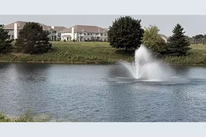 W173N5537  Ravenwood Dr #5537, Menomonee Falls, WI 53051 - Photo 3
