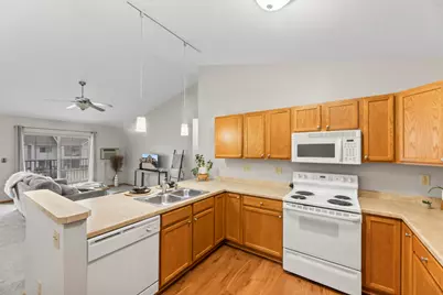 W1062  Marietta Ave #314, Ixonia, WI 53036 - Photo 7