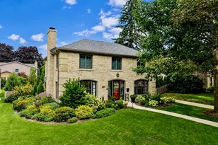 7822 W Wisconsin Ave, Wauwatosa, WI 53213 - Photo 1