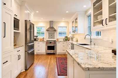 7822 W Wisconsin Ave, Wauwatosa, WI 53213 - Photo 21