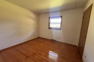 5800 Lakeview Dr, Greendale, WI 53129 - Photo 11