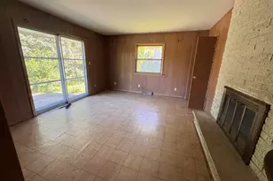 5800 Lakeview Dr, Greendale, WI 53129 - Photo 9