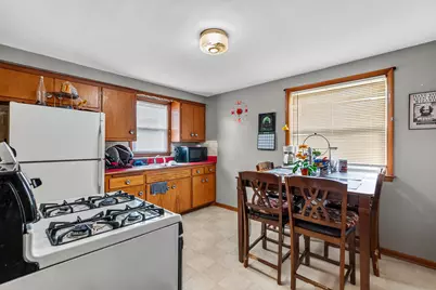2567 S 60th St, West Allis, WI 53219 - Photo 15
