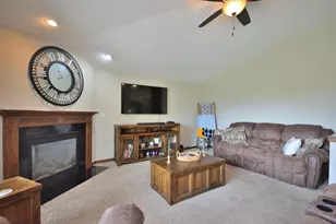 1417 Mamerow Ln, Oconomowoc, WI 53066 - Photo 9