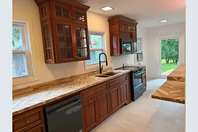 6305  Catalpa St, Greendale, WI 53129 - Photo 11