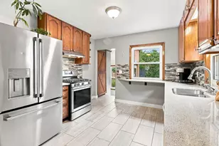 2621 Blaine Ave, Racine, WI 53405 - Photo 5