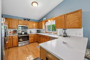 N71W23289 Keystone Dr, Sussex, WI 53089 - Photo 13