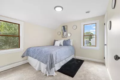 318 E Gauer Cir, Milwaukee, WI 53207 - Photo 11