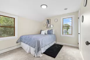 318 E Gauer Cir, Milwaukee, WI 53207 - Photo 11