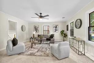 318 E Gauer Cir, Milwaukee, WI 53207 - Photo 9