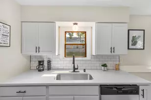 318 E Gauer Cir, Milwaukee, WI 53207 - Photo 19