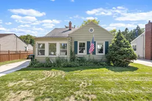 318 E Gauer Cir, Milwaukee, WI 53207 - Photo 3