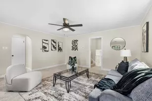 318 E Gauer Cir, Milwaukee, WI 53207 - Photo 7