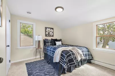 318 E Gauer Cir, Milwaukee, WI 53207 - Photo 13