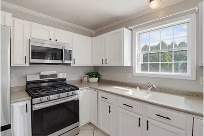 10348 S Robin Ln, Oak Creek, WI 53154 - Photo 17