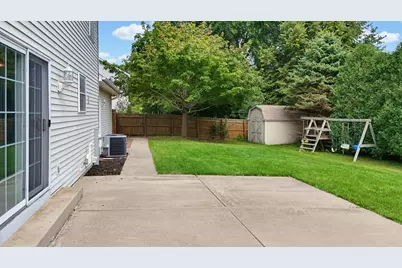 10348 S Robin Ln, Oak Creek, WI 53154 - Photo 5