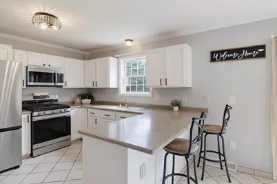 10348 S Robin Ln, Oak Creek, WI 53154 - Photo 13