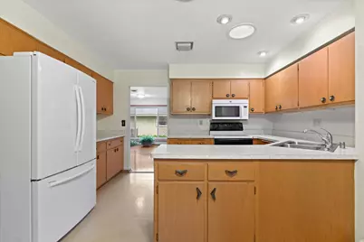 4420 N 110th St, Wauwatosa, WI 53225 - Photo 11