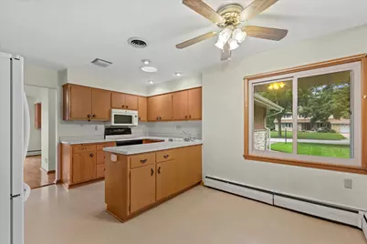 4420 N 110th St, Wauwatosa, WI 53225 - Photo 5