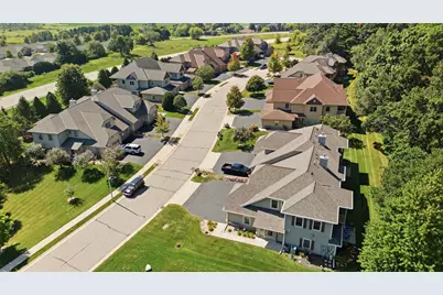 958  Autumn Ridge Ln, Hartford, WI 53027 - Photo 27