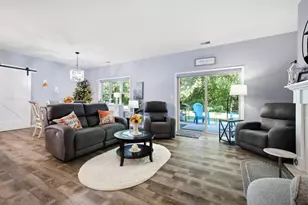 958 Autumn Ridge Ln, Hartford, WI 53027 - Photo 5