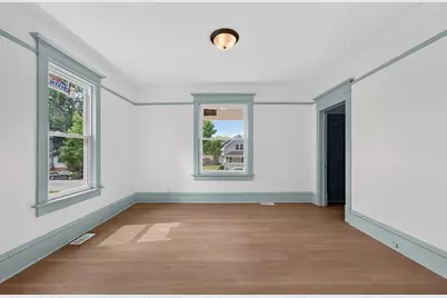 2423  Cleveland Pl, South Milwaukee, WI 53172 - Photo 5