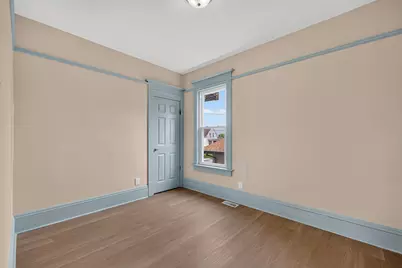 2423  Cleveland Pl, South Milwaukee, WI 53172 - Photo 11