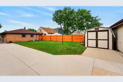 1252 S 40th St, West Milwaukee, WI 53215 - Photo 25