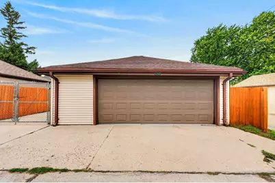 1252 S 40th St, West Milwaukee, WI 53215 - Photo 23