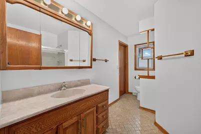 1252 S 40th St, West Milwaukee, WI 53215 - Photo 11